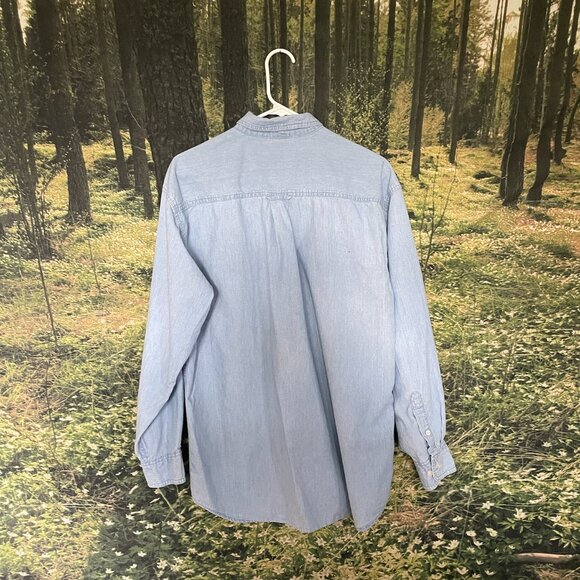 Looney Tunes - Wile E. Coyote & Road Runner Button Up - Size L - Gently Used - Picture 2 of 7